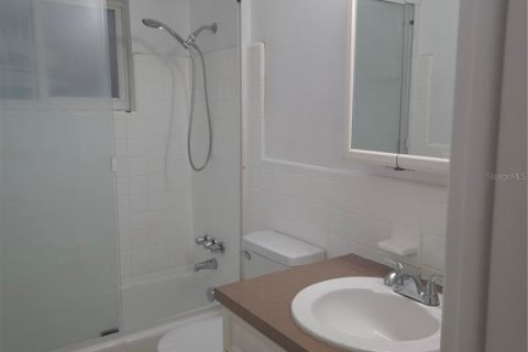 Villa ou maison à louer à Clearwater, Floride: 2 chambres, 87.98 m2 № 2431112 - photo 10