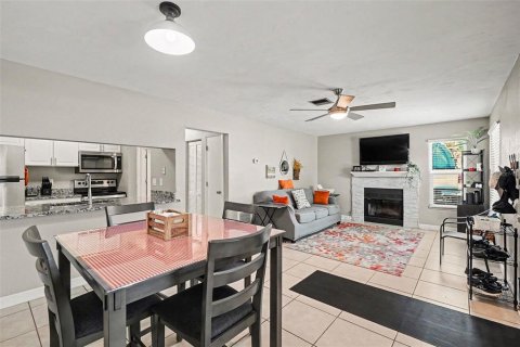 Condo in Bradenton, Florida, 2 bedrooms  № 2091756 - photo 11