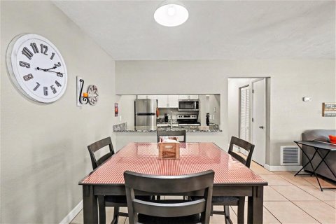 Condo in Bradenton, Florida, 2 bedrooms  № 2091756 - photo 14