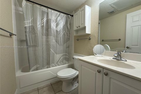 Снять в аренду кондоминиум в Холливуд, Флорида 1 спальня, 69.21м2, № 1924227 - фото 21