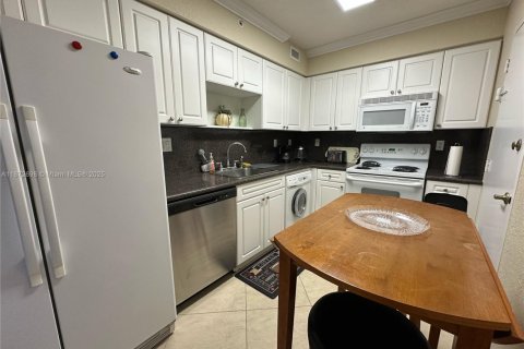 Снять в аренду кондоминиум в Холливуд, Флорида 1 спальня, 69.21м2, № 1924227 - фото 22