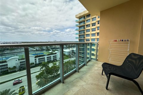 Снять в аренду кондоминиум в Холливуд, Флорида 1 спальня, 69.21м2, № 1924227 - фото 9