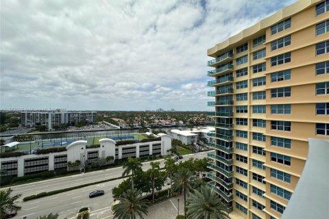 Снять в аренду кондоминиум в Холливуд, Флорида 1 спальня, 69.21м2, № 1924227 - фото 12