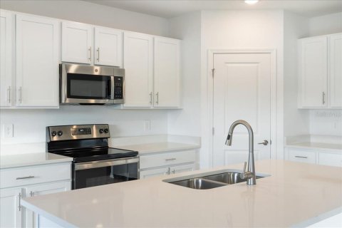 Villa ou maison à louer à Kissimmee, Floride: 5 chambres, 212.47 m2 № 1849708 - photo 4