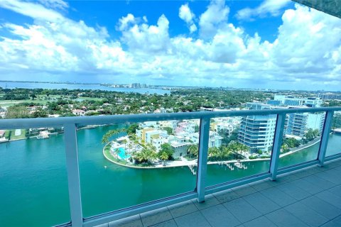 Снять в аренду кондоминиум в Майами-Бич, Флорида 2 спальни, 94.76м2, № 1937824 - фото 2