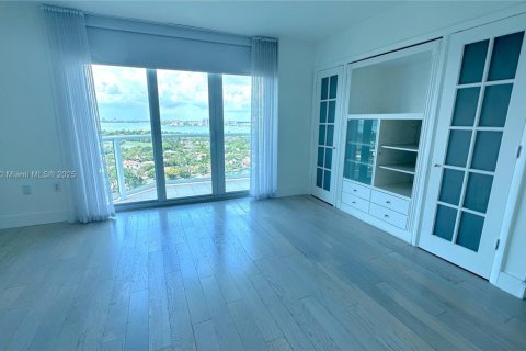 Снять в аренду кондоминиум в Майами-Бич, Флорида 2 спальни, 94.76м2, № 1937824 - фото 16