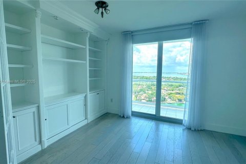 Снять в аренду кондоминиум в Майами-Бич, Флорида 2 спальни, 94.76м2, № 1937824 - фото 13