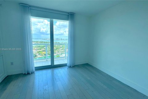 Снять в аренду кондоминиум в Майами-Бич, Флорида 2 спальни, 94.76м2, № 1937824 - фото 14