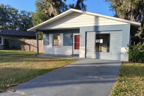 House in Umatilla, Florida 3 bedrooms, 128.21 sq.m. № 2094989