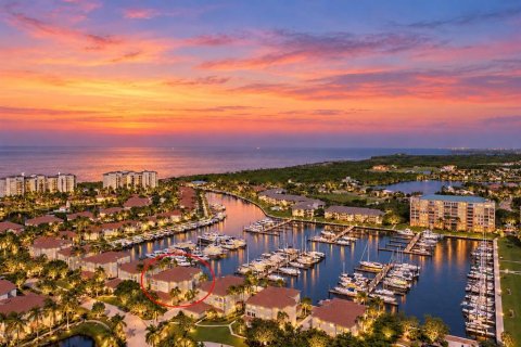 Condominio en Punta Gorda, Florida, 3 dormitorios  № 2430591