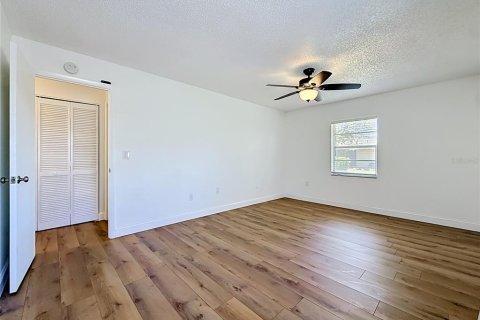 Condo in Saint Petersburg, Florida, 2 bedrooms № 2215618 - photo 19