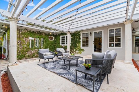 Casa en venta en Coral Gables, Florida, 4 dormitorios, 269.97 m2 № 2010767 - foto 24