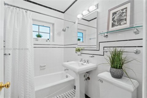 Casa en venta en Coral Gables, Florida, 4 dormitorios, 269.97 m2 № 2010767 - foto 26