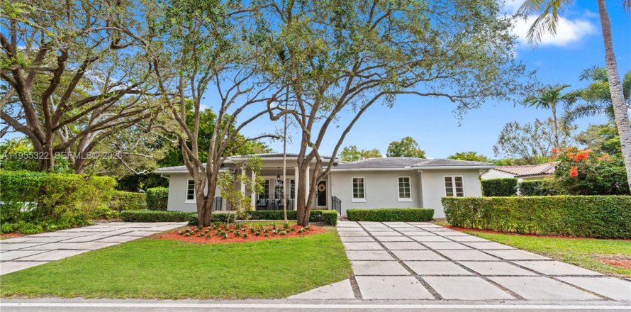 Casa en Coral Gables, Florida 4 dormitorios, 269.97 m2 № 2010767