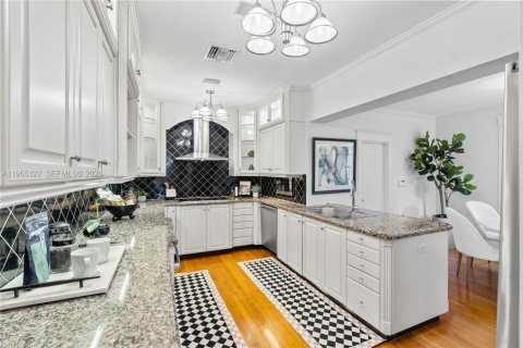 Casa en venta en Coral Gables, Florida, 4 dormitorios, 269.97 m2 № 2010767 - foto 16