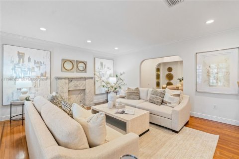 Casa en venta en Coral Gables, Florida, 4 dormitorios, 269.97 m2 № 2010767 - foto 8