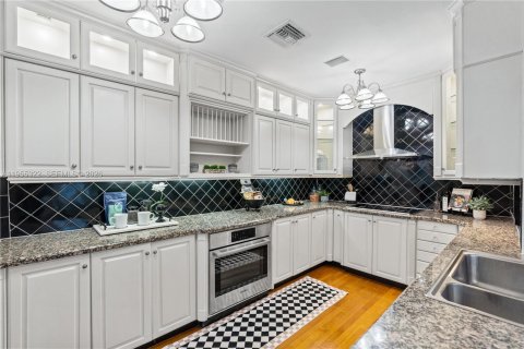 Casa en venta en Coral Gables, Florida, 4 dormitorios, 269.97 m2 № 2010767 - foto 17