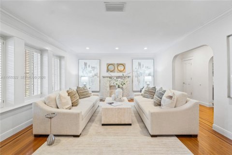 Casa en venta en Coral Gables, Florida, 4 dormitorios, 269.97 m2 № 2010767 - foto 4