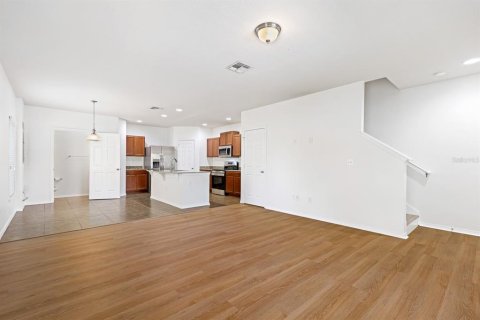 Townhouse in Riverview, Florida 2 bedrooms, 118.91 sq.m. № 2393680 - photo 3