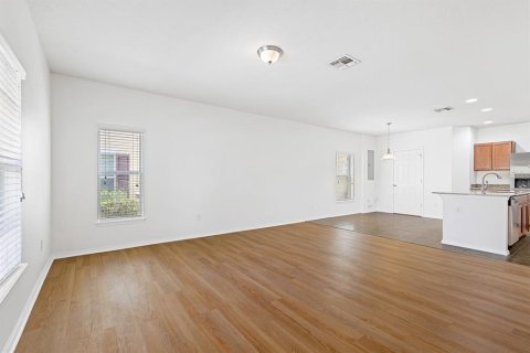 Townhouse in Riverview, Florida 2 bedrooms, 118.91 sq.m. № 2393680 - photo 4