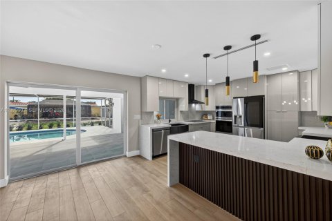 Купить виллу или дом в Холливуд, Флорида 4 спальни, 203.55м2, № 1997599 - фото 21