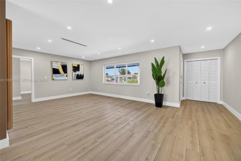 Купить виллу или дом в Холливуд, Флорида 4 спальни, 203.55м2, № 1997599 - фото 9