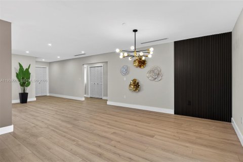 Купить виллу или дом в Холливуд, Флорида 4 спальни, 203.55м2, № 1997599 - фото 14