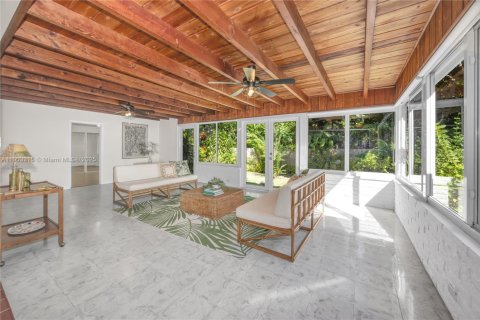 House in Miami, Florida 3 bedrooms, 160.16 sq.m. № 1954734 - photo 6
