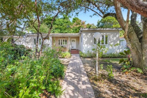 House in Miami, Florida 3 bedrooms, 160.16 sq.m. № 1954734 - photo 27