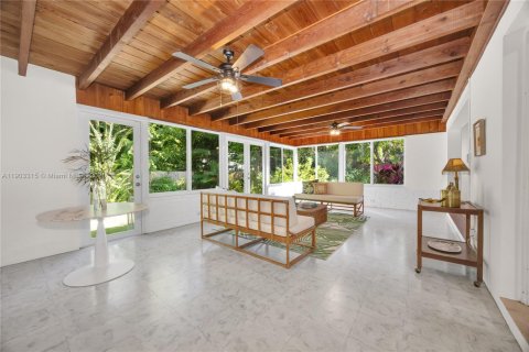 House in Miami, Florida 3 bedrooms, 160.16 sq.m. № 1954734 - photo 5