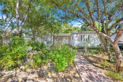 House in Miami, Florida 3 bedrooms, 160.16 sq.m. № 1954734 - photo 1