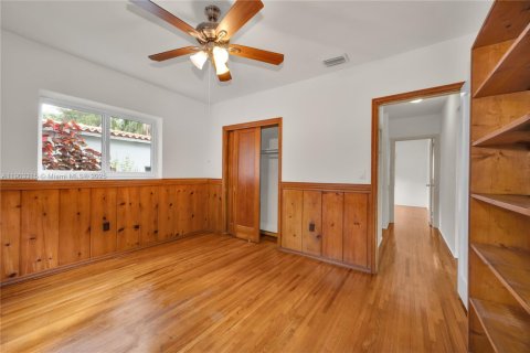 House in Miami, Florida 3 bedrooms, 160.16 sq.m. № 1954734 - photo 18