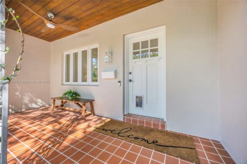 House in Miami, Florida 3 bedrooms, 160.16 sq.m. № 1954734 - photo 3