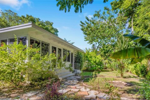 House in Miami, Florida 3 bedrooms, 160.16 sq.m. № 1954734 - photo 24