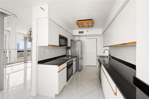 Copropriété à louer à Aventura, Floride: 2 chambres, 126.44 m2 № 2145901 - photo 17