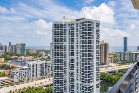 Condo à Aventura, Floride, 2 chambres  № 2145901