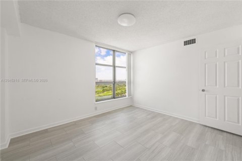 Copropriété à louer à Aventura, Floride: 2 chambres, 126.44 m2 № 2145901 - photo 9