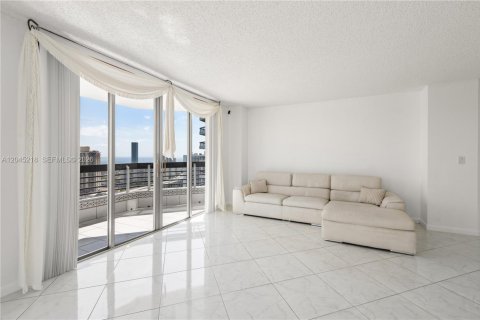Copropriété à louer à Aventura, Floride: 2 chambres, 126.44 m2 № 2145901 - photo 19