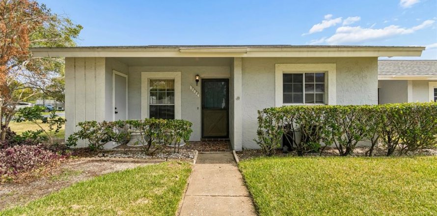 Condominio en Hudson, Florida, 2 dormitorios  № 2101163