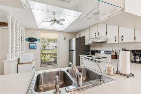 Condominio en venta en Hudson, Florida, 2 dormitorios, 95.6 m2 № 2101163 - foto 9