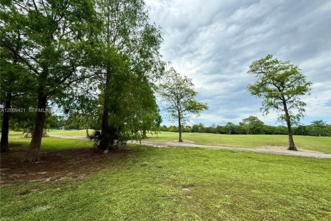 Condo in Tamarac, Florida, 2 bedrooms № 2072442 - photo 16