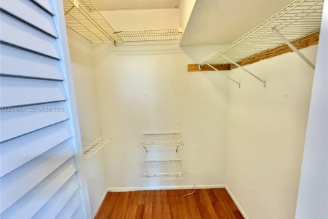 Condo in Tamarac, Florida, 2 bedrooms № 2072442 - photo 5