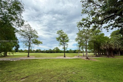 Condo in Tamarac, Florida, 2 bedrooms № 2072442 - photo 17