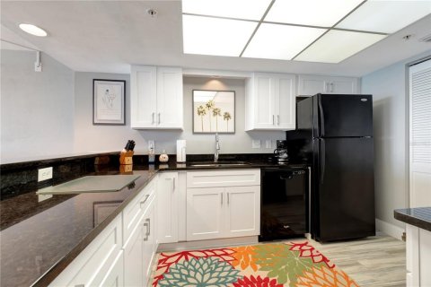 Condo in Daytona Beach Shores, Florida, 2 bedrooms  № 2324037 - photo 6