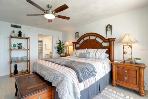 Condo in Daytona Beach Shores, Florida, 2 bedrooms  № 2324037 - photo 10