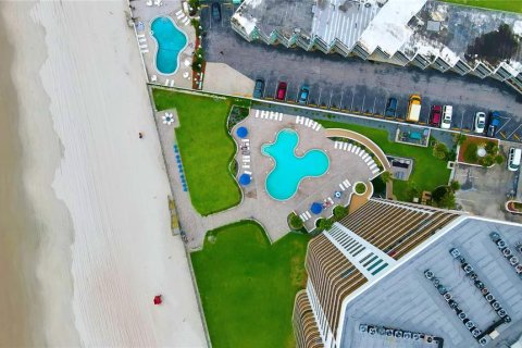 Condo in Daytona Beach Shores, Florida, 2 bedrooms  № 2324037 - photo 25