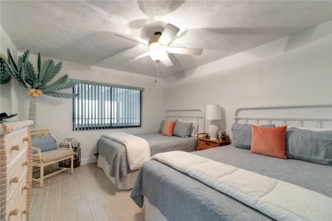 Condo in Daytona Beach Shores, Florida, 2 bedrooms  № 2324037 - photo 15