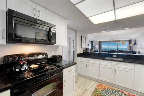 Condo in Daytona Beach Shores, Florida, 2 bedrooms  № 2324037 - photo 7