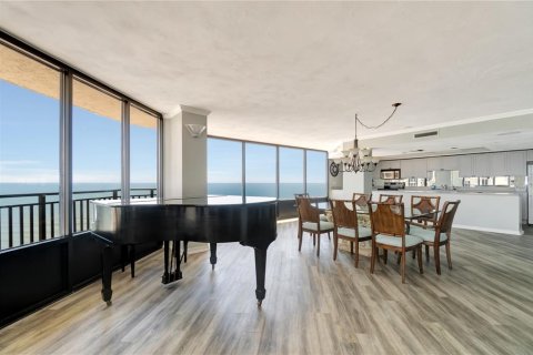 Condo in Daytona Beach Shores, Florida, 2 bedrooms  № 2324037 - photo 19