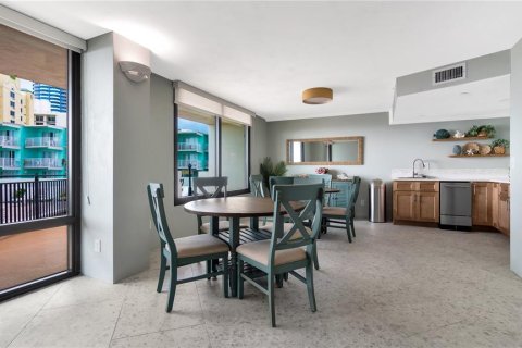 Condo in Daytona Beach Shores, Florida, 2 bedrooms  № 2324037 - photo 24
